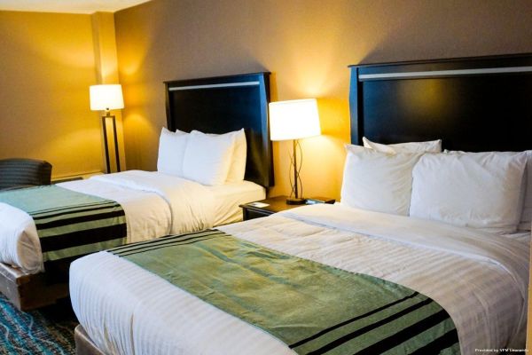 Boarders Inn & Suites and Conference Center (Grand Island)